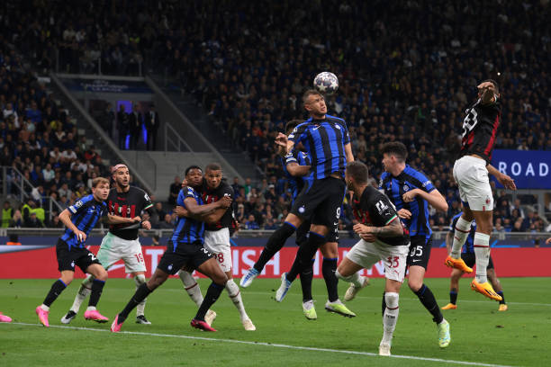 高自信心的 高自信心的