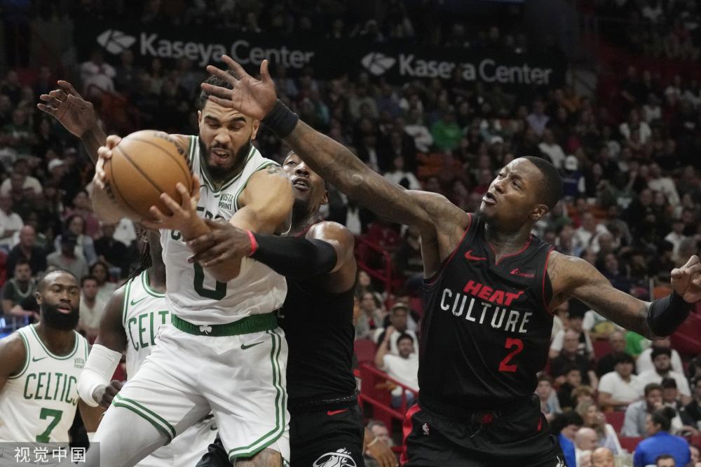 他们在滑雪 他们在滑雪