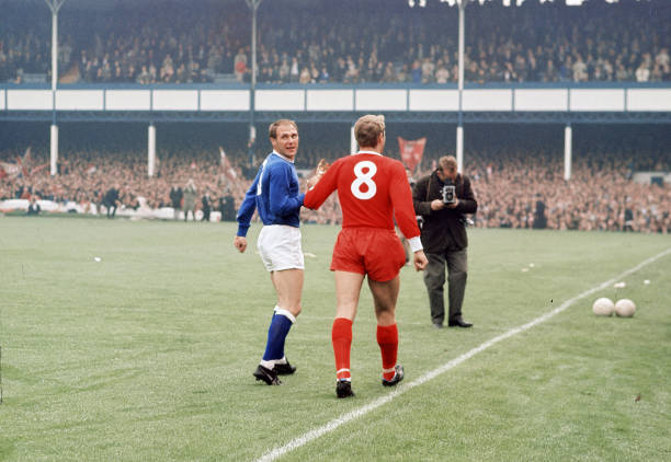 💰️邮报总结曼联各项省钱措施：去年裁员节省4000万镑，关闭食堂省100万镑.